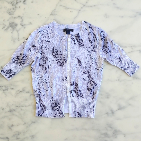 NWOT. Express Stretch Half Sleeve Multi Color Patterned Cropped Knit Cardigan. - Picture 3 of 4